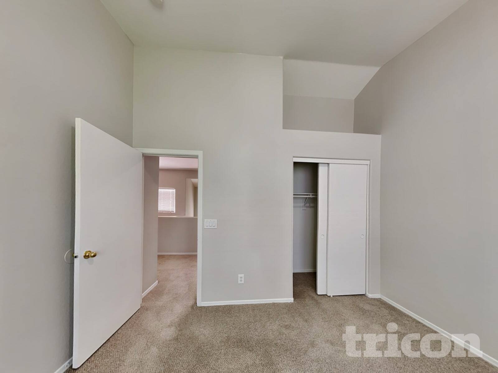 Building Photo - 1750 W Union Hills Dr