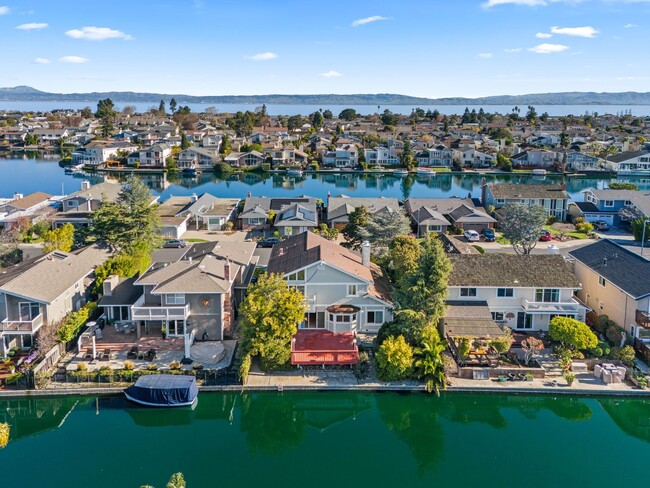 Building Photo - Serene Waterfront Home in Foster City