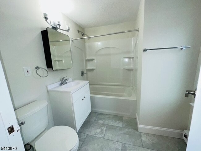 Building Photo - 234 Main St