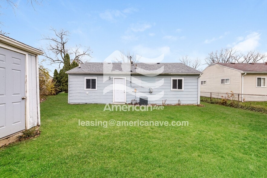 Building Photo - 1385 Guenther Rd