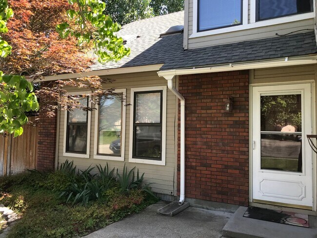 Building Photo - 4271 N Pennfield Pl