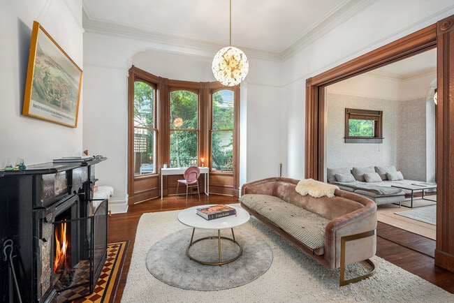 Primary Photo - 2234 NW Johnson St