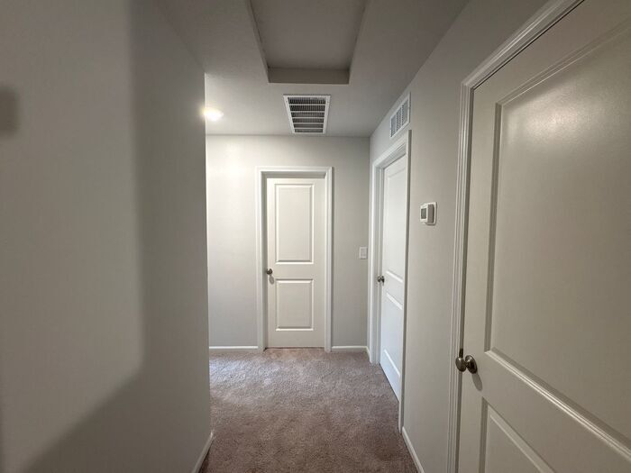 Building Photo - 4035 Highland Ave