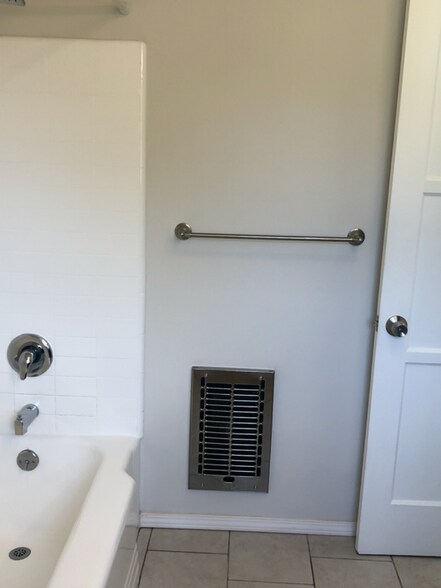 Building Photo - 1033 Pearl St