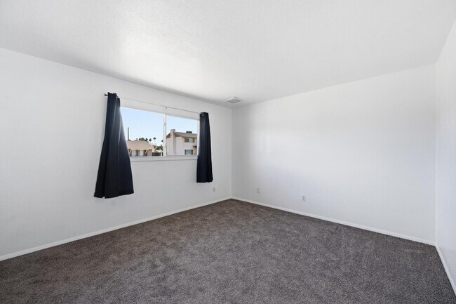 Building Photo - 124 E Minton Dr