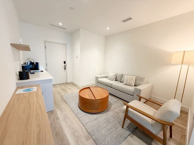 Building Photo - 239 SW 9th St