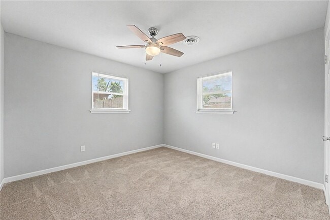 Building Photo - 1404 W Pine St