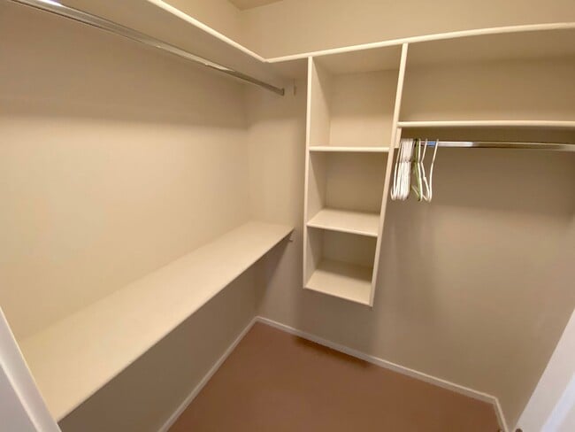 Building Photo - West El Paso 4bed/3.5bath Townhome