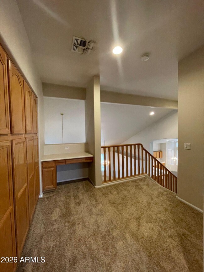Building Photo - 7140 E Medina Ave
