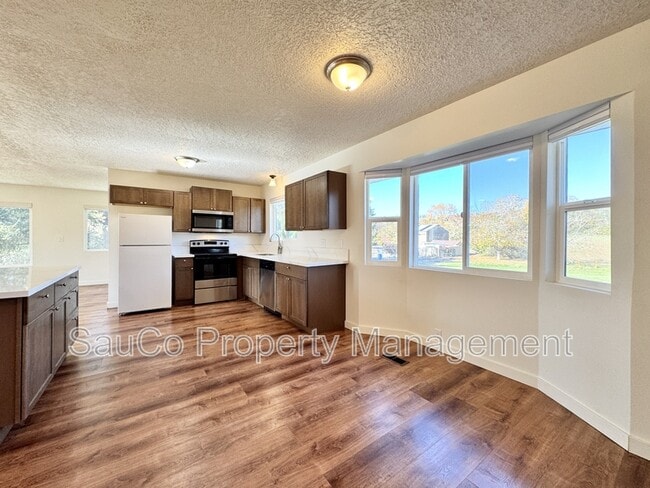 Building Photo - 21965 NW Phillips Rd