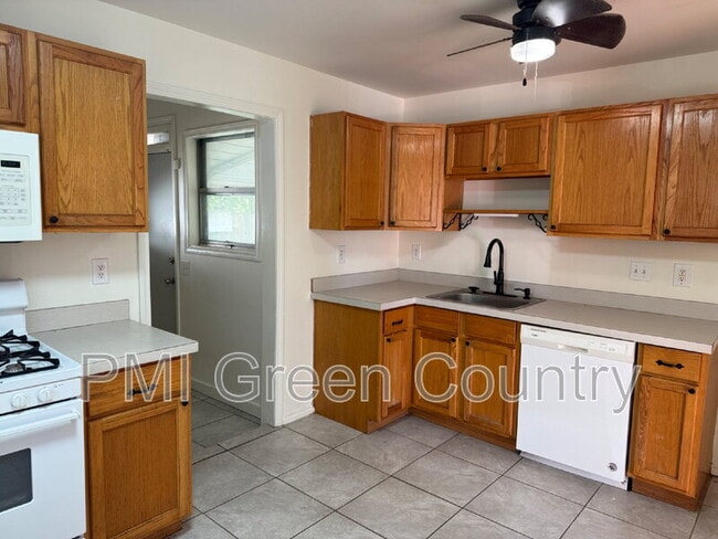 Building Photo - 6407 E King St