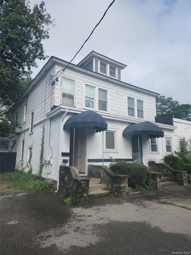 Building Photo - 547 Violet Ave