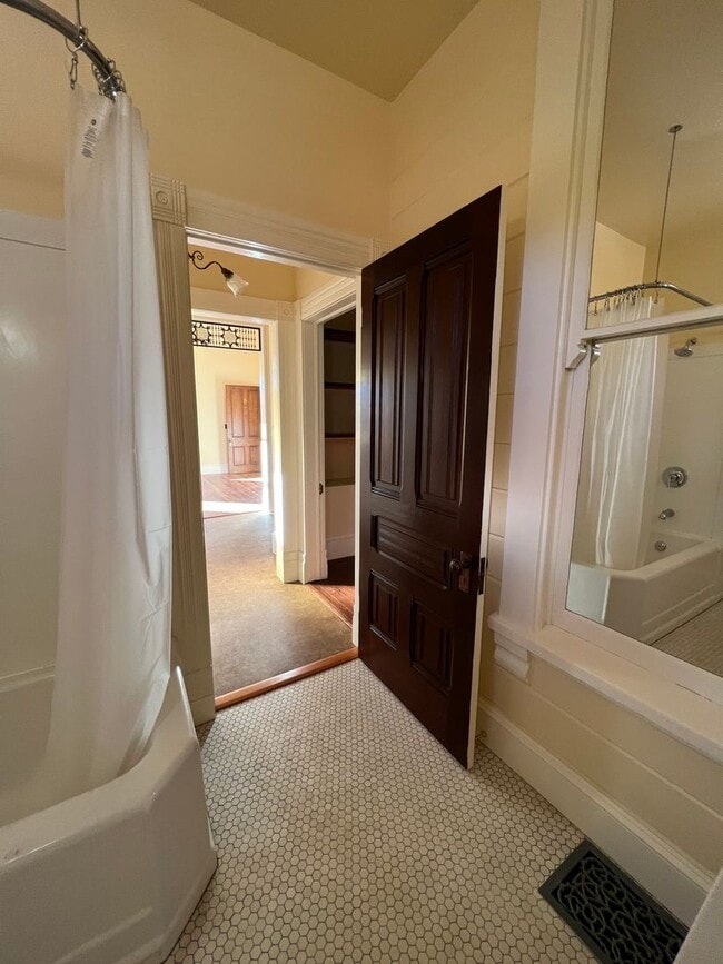 Building Photo - 110 Richardson