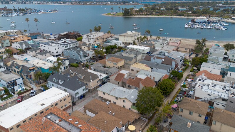 Building Photo - 822 Island Ct