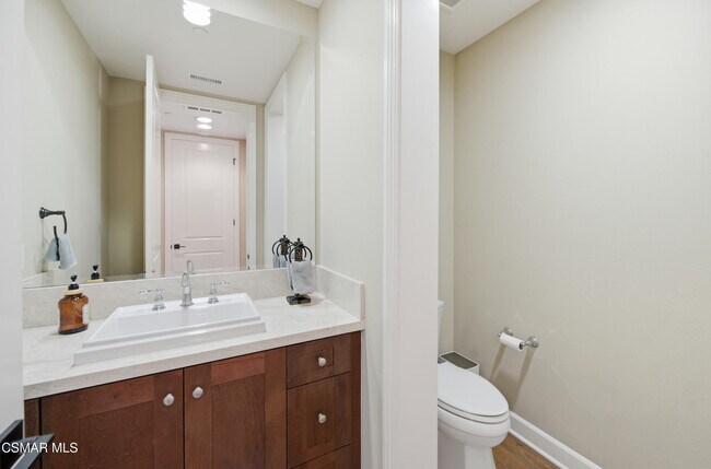 Building Photo - 138 Mayflower St