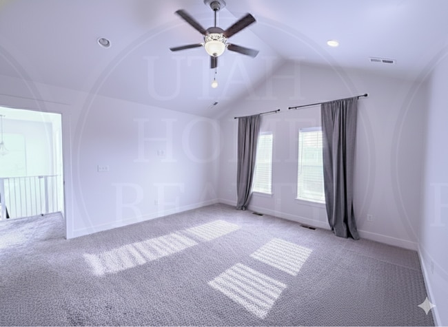 Building Photo - 441 E 260 N