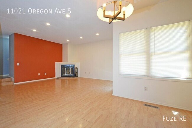 Building Photo - 11021 Oregon Ave S