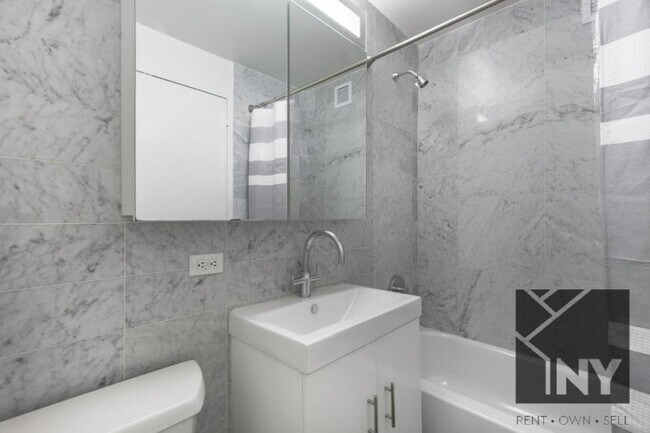 Building Photo - 4 bedroom in New York NY 10038