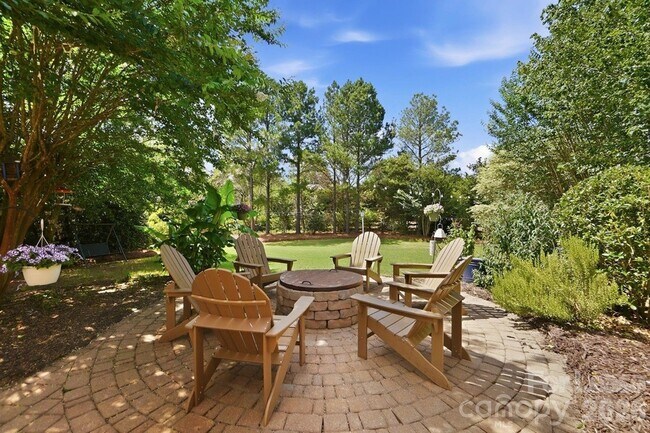 Building Photo - 8120 Madrigal Ct