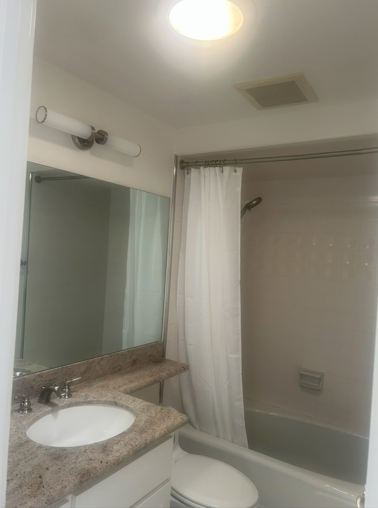Guest Bath - 4452 W Kling St