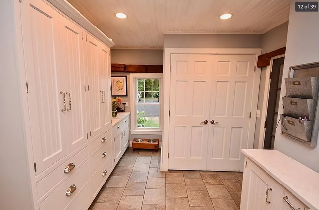 Building Photo - 281 Mill Valley Rd