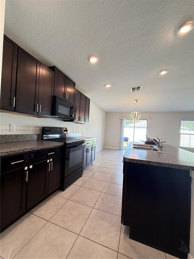 Building Photo - 39889 Harmon Grove Ct