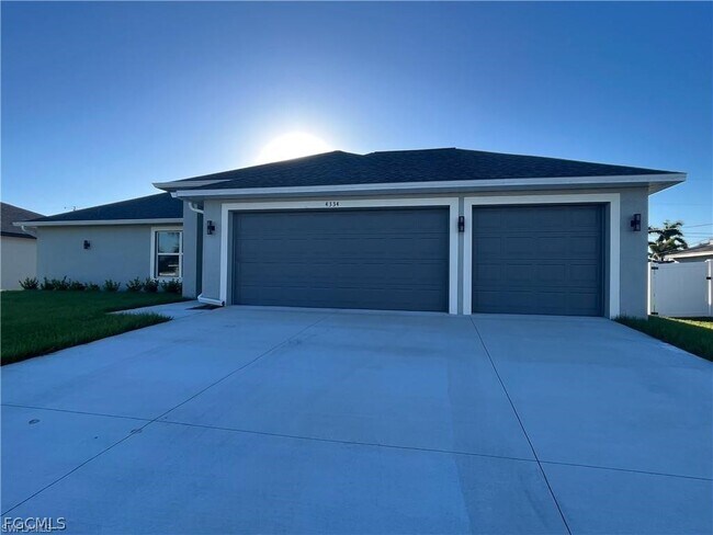 Building Photo - 4334 SW 9th Pl