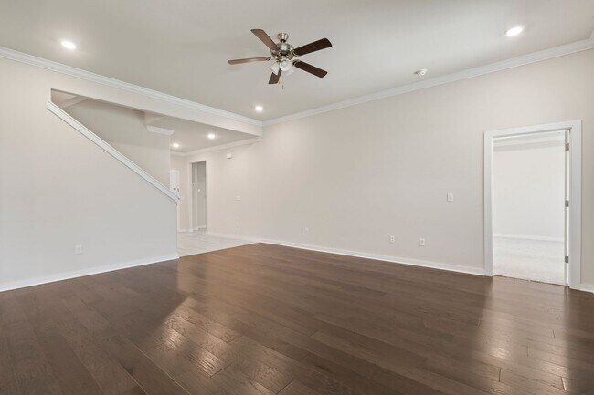 Building Photo - Like new 4BR Farmington home! LOADED with upgrades! Don't miss out!