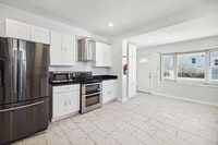 Building Photo - 76 19th St