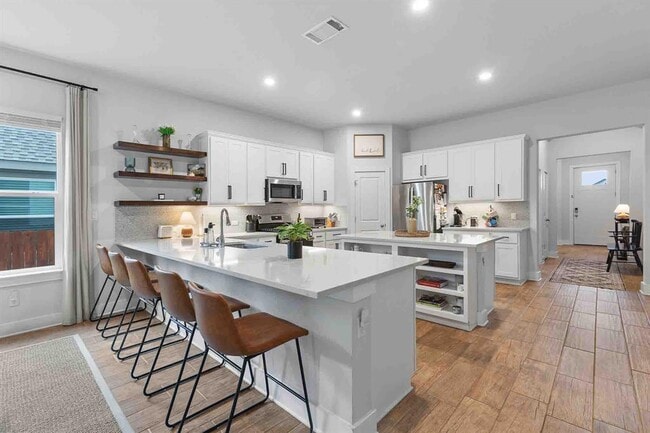 Building Photo - 185 Brooks Ranch Dr