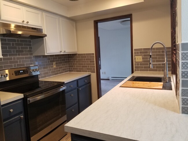 Building Photo - 18220 SW Pheasant Ln