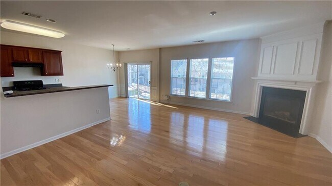 Building Photo - 2036 Fosco Dr NW