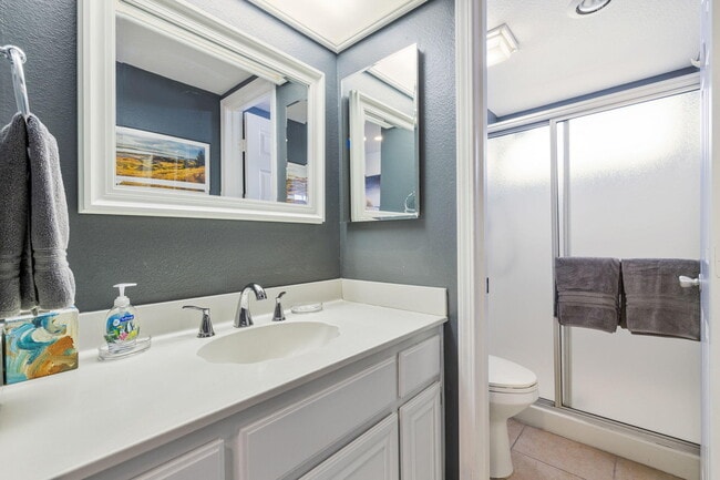 Building Photo - 77116 Pauma Valley Way