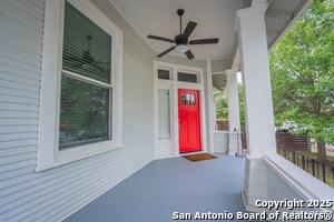 Building Photo - 2007 S Presa St