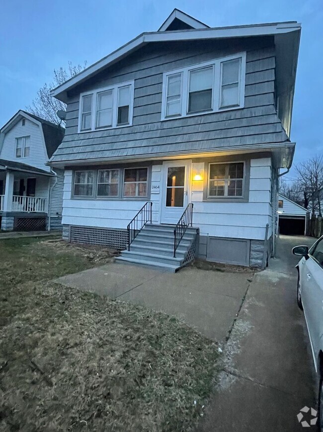 Building Photo - 1462 E 175th St