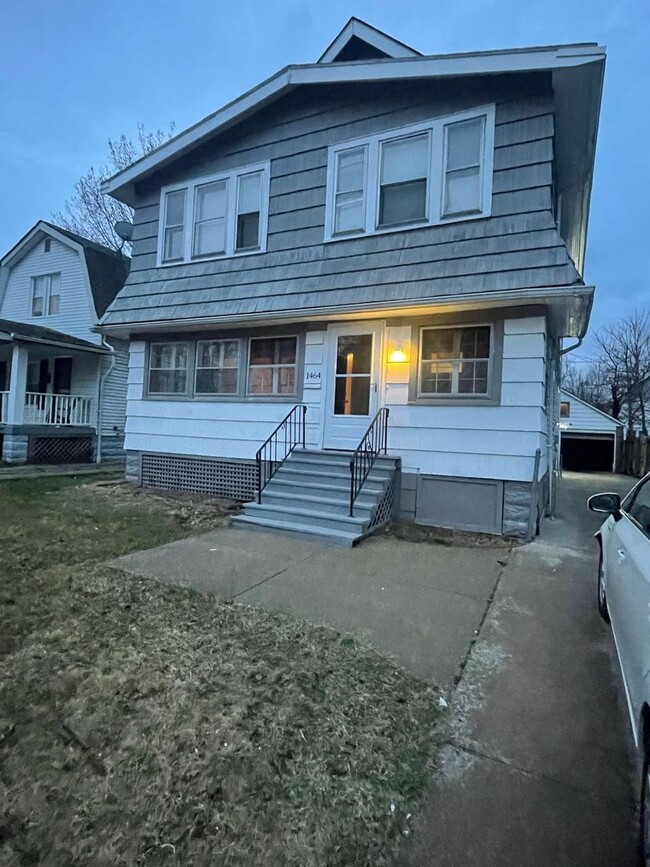 Primary Photo - 1462 E 175th St
