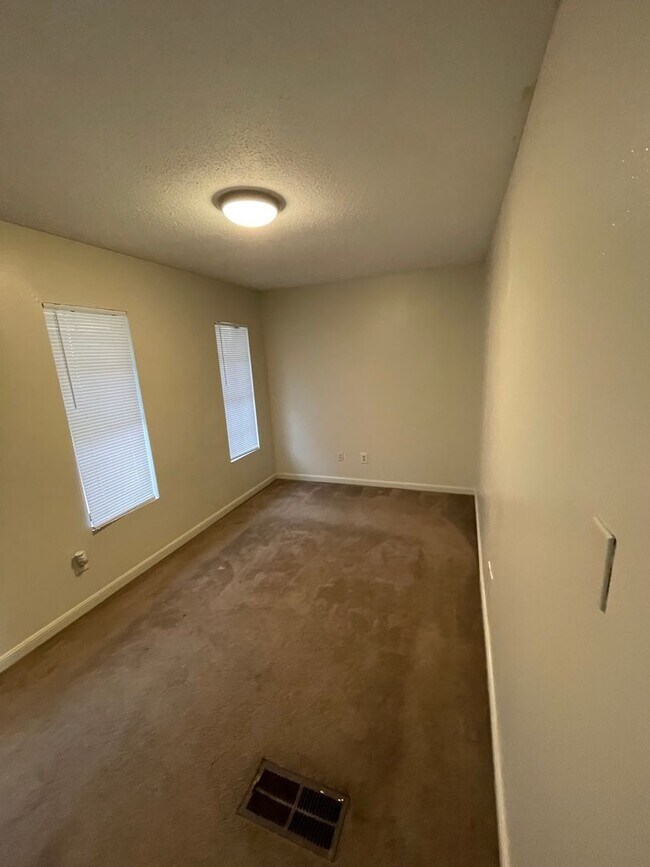 Building Photo - 200 Loire Ave