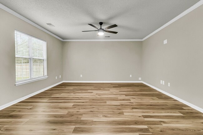 Building Photo - Recently Updated 4 bedroom 2.5 bathroom two story home available in Ladson!