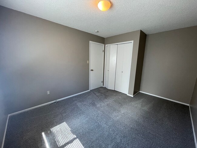 Building Photo - 4425 Hollyhock St