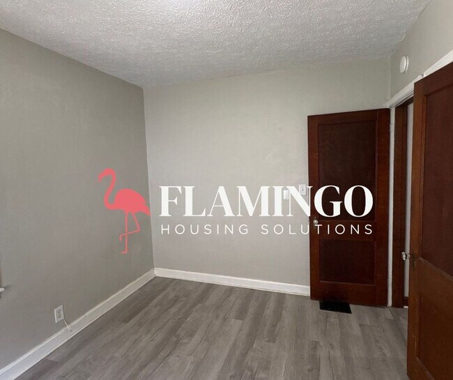 Building Photo - Comfortable 2-Bedroom Home with Central Air in Dayton’s Gem City