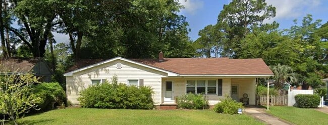 Building Photo - 2010 Melrose Dr