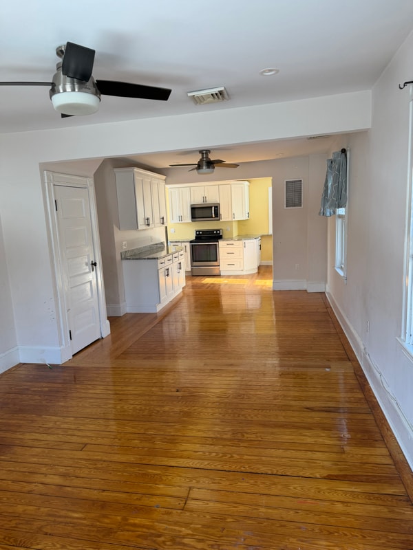 Building Photo - 89 Monroe St