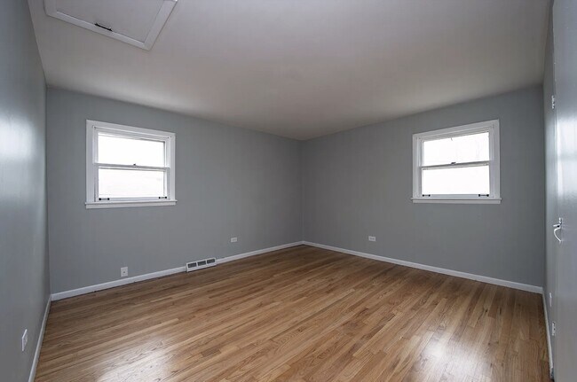 Building Photo - 16450 Roy St