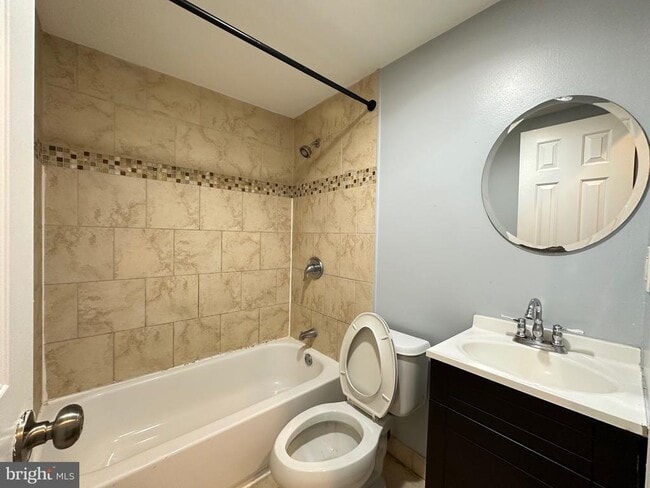 Building Photo - 1835 N Bouvier St