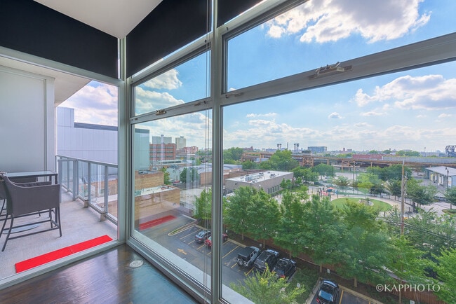 Building Photo - 1620 S Michigan Ave