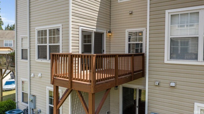 Building Photo - 113 Darley Dale Loop - Bev Roberts Rentals...