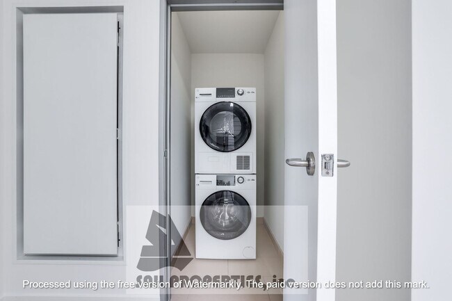 Building Photo - Experience luxurious beach living -Marina ...