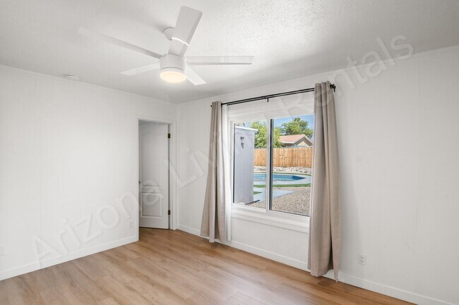 Building Photo - AFFORDABLE POOL HOME!