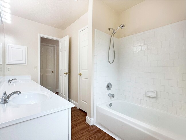 Building Photo - 20603 Apache Lake Dr