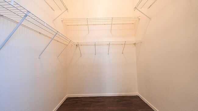 Building Photo - Beautiful Single Story Home with New Floor...